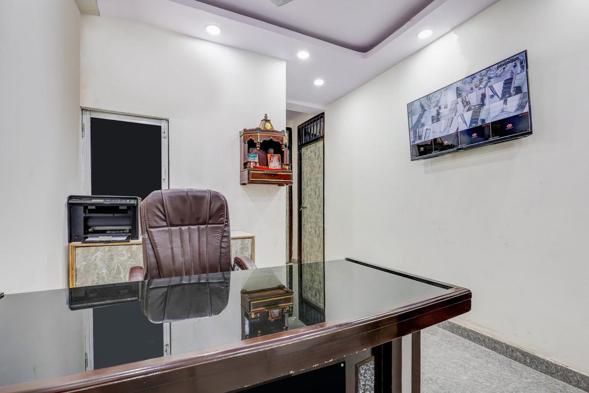 Hotel O Govind Residency New Delhi Exteriör bild